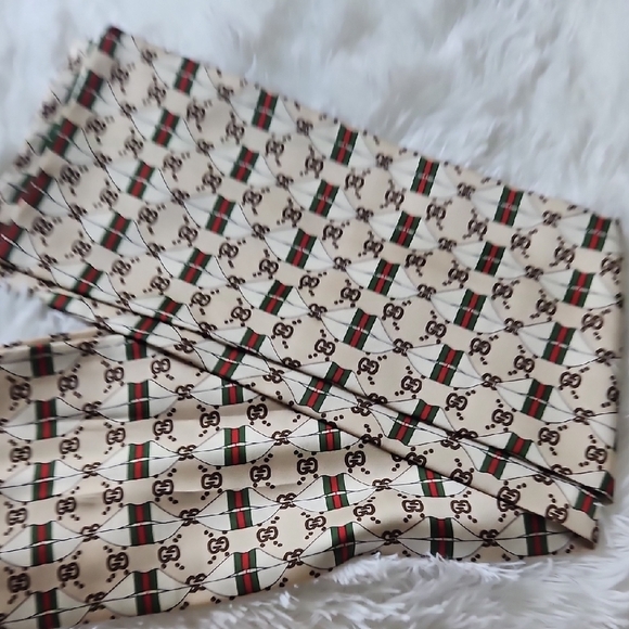 Gucci Beige Seda Patterned Scarf. 56 Long By 6 Width - Picture 1 of 3